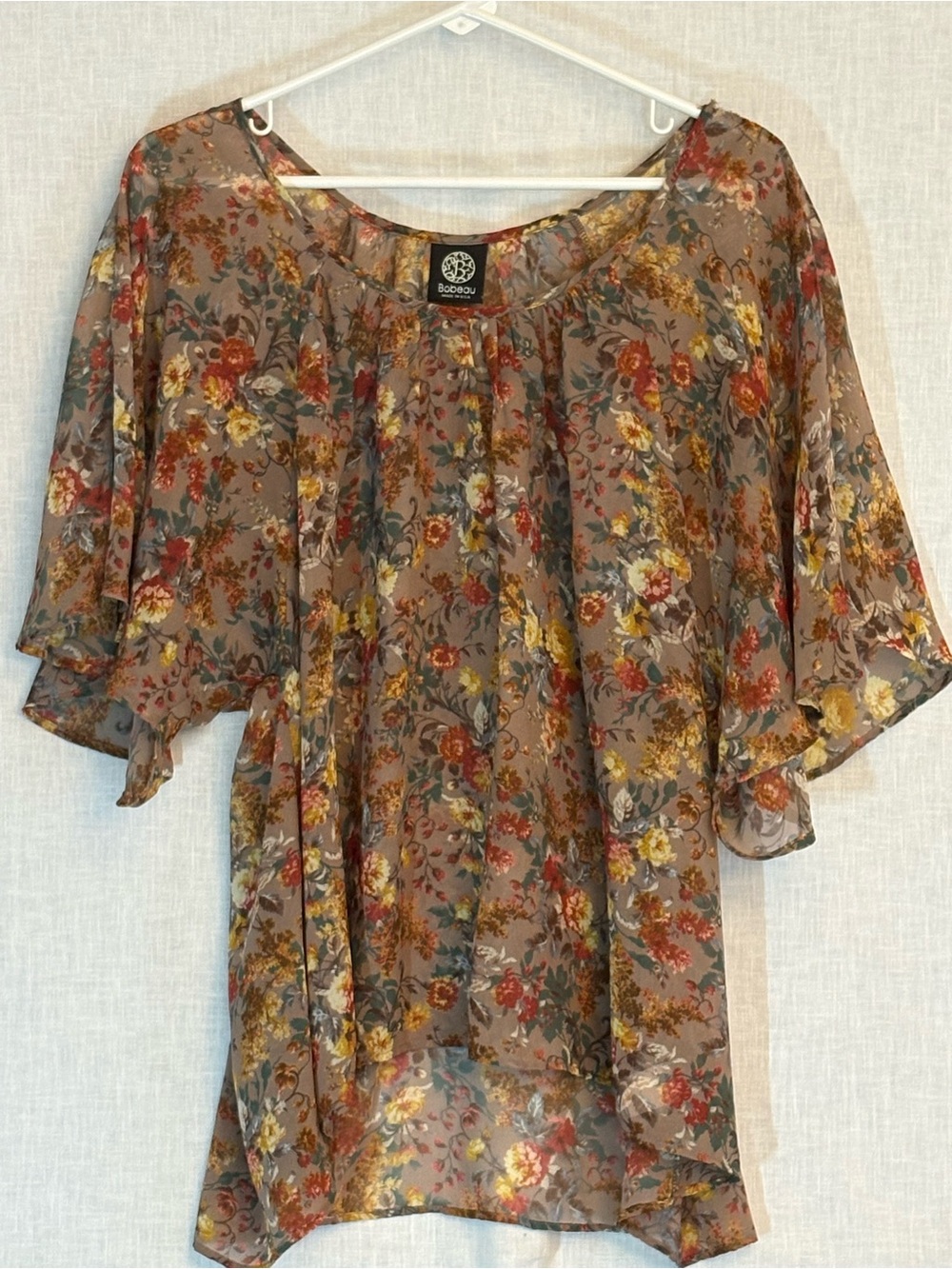 Bobeau Taupe Floral Flutter-Sleeve Blouse